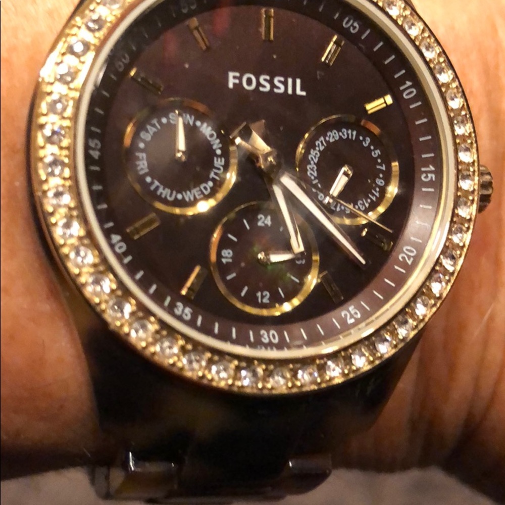 Watch - Picture 2 of 3